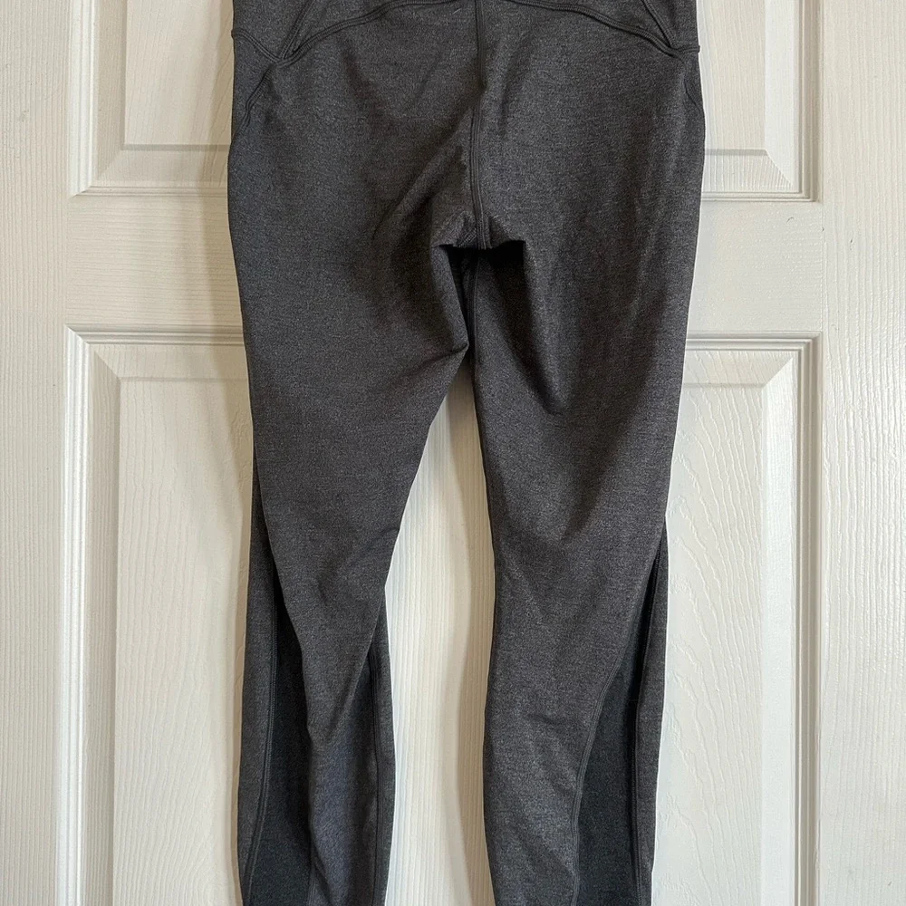 Women’s Fast and Free High-Rise Tight 25" Gray, size 10. - Picture 3 of 3